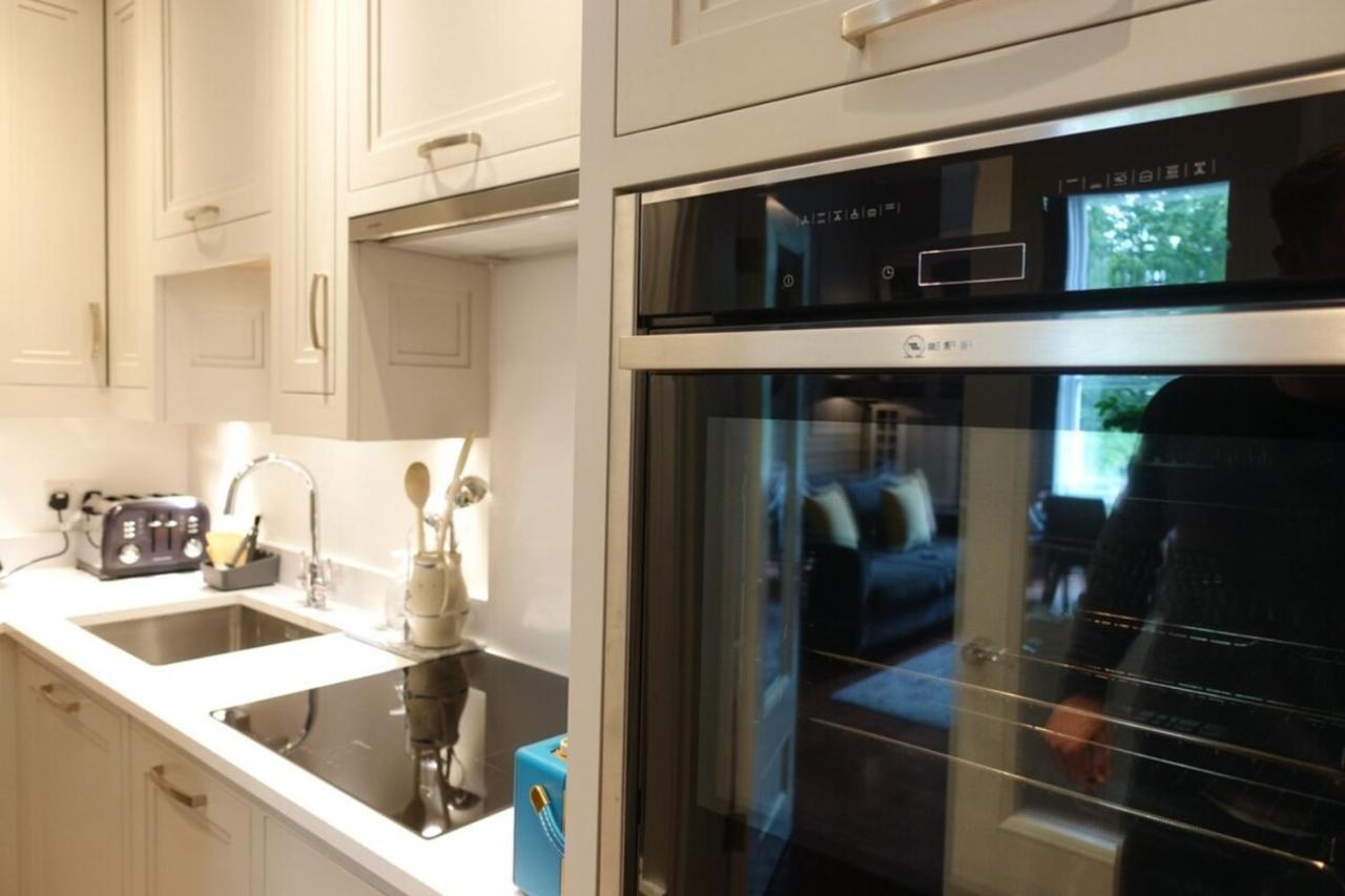 Luxurious Newly Renovated Apartment *